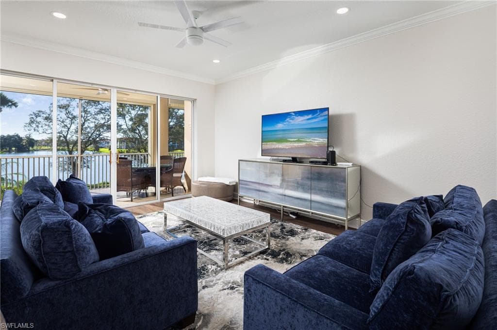 673 Vintage Reserve Cir 11c, Naples, FL 34119-4