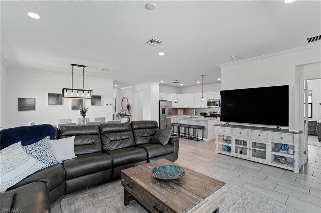 11550 Shady Palm Way, Fort Myers, FL 33913-9