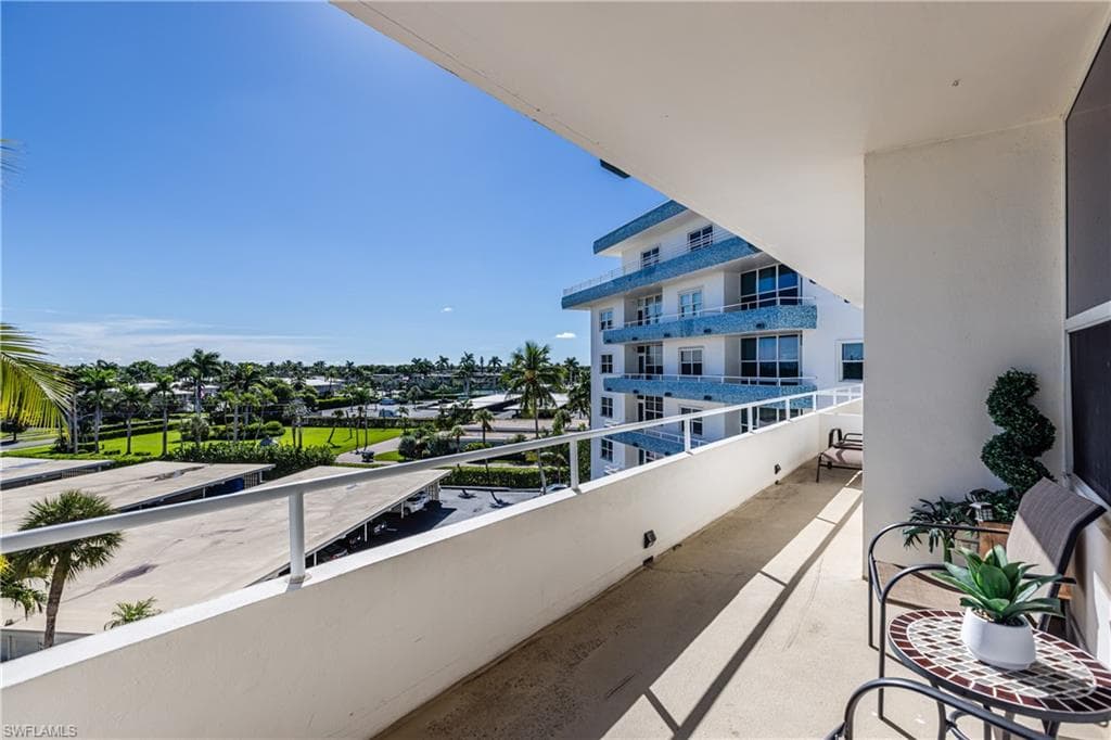 220 Seaview Ct 504, Marco Island, FL 34145-10