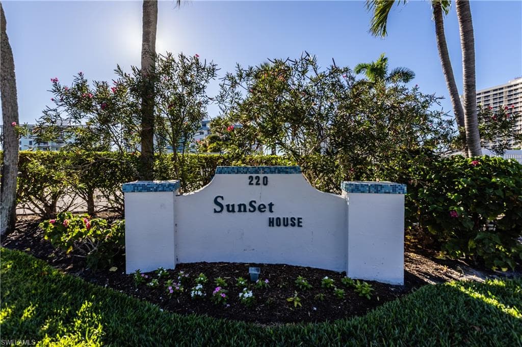 220 Seaview Ct 504, Marco Island, FL 34145-28