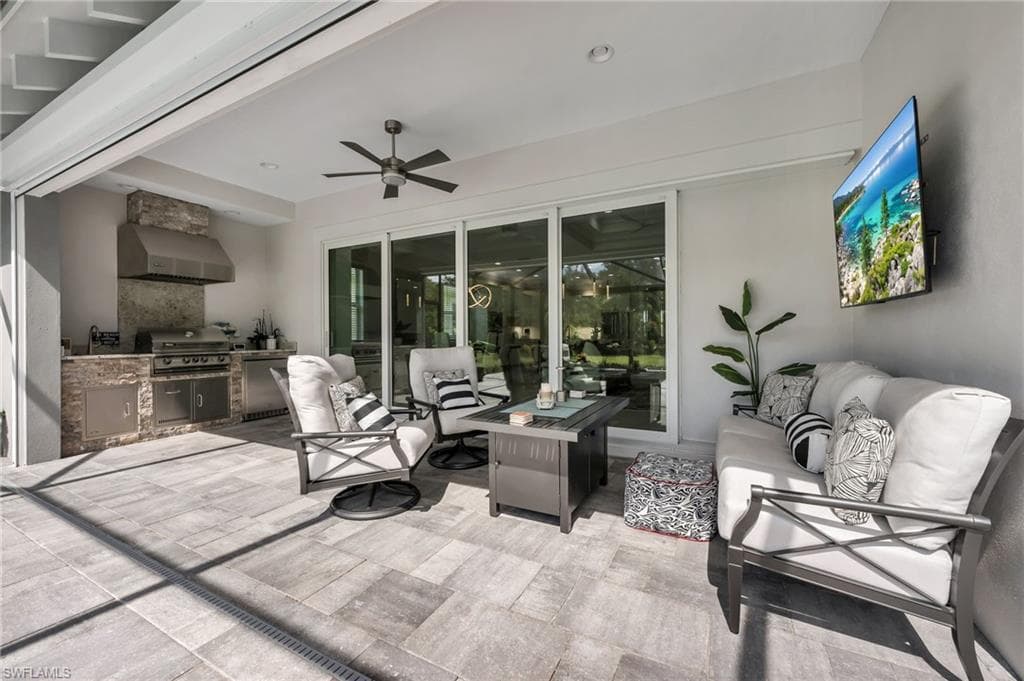 6277 Antigua Way, Naples, FL 34113-16