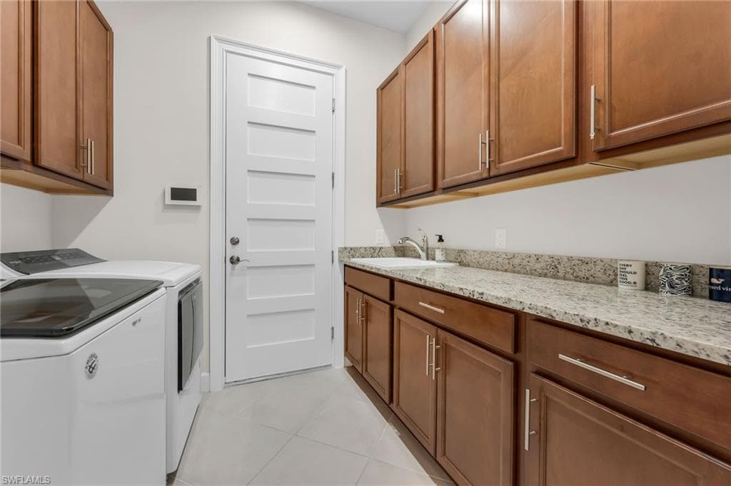 6277 Antigua Way, Naples, FL 34113-18