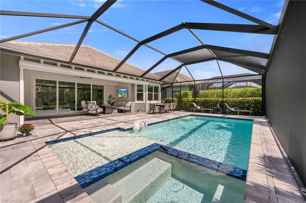 6277 Antigua Way, Naples, FL 34113-21