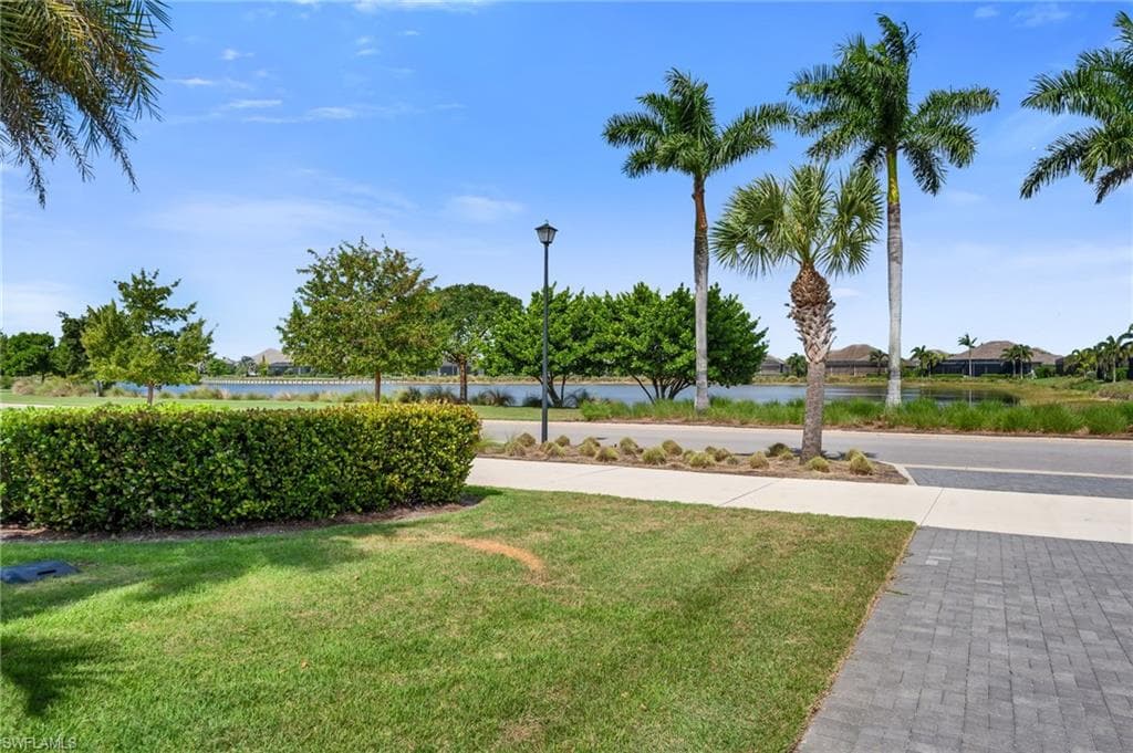 6277 Antigua Way, Naples, FL 34113-2
