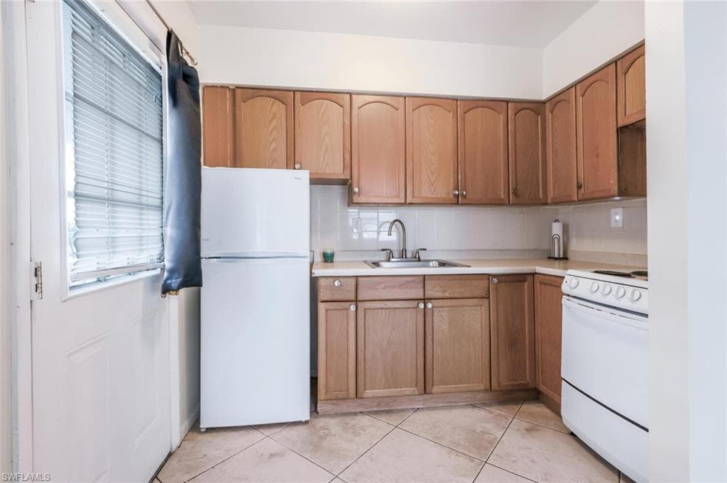 1062 Hartley Ave 110, Marco Island, FL 34145-4