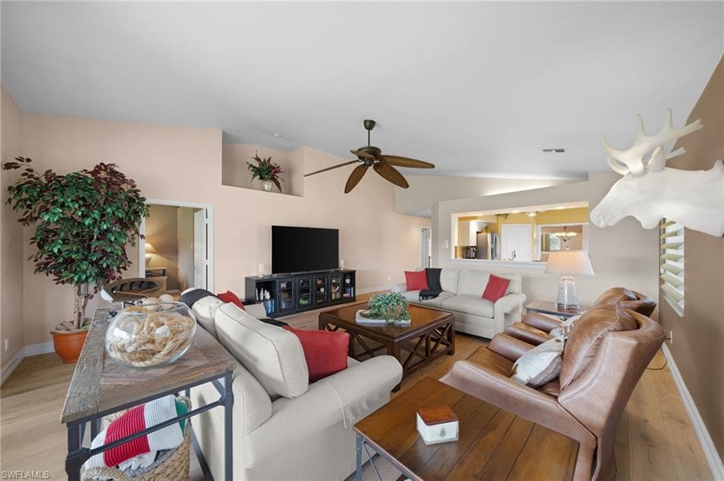 8480 Mystic Greens Way 803, Naples, FL 34113-6