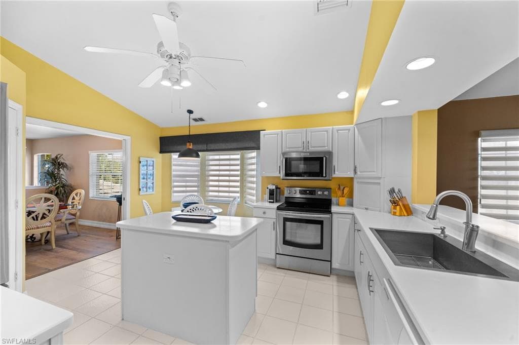 8480 Mystic Greens Way 803, Naples, FL 34113-7