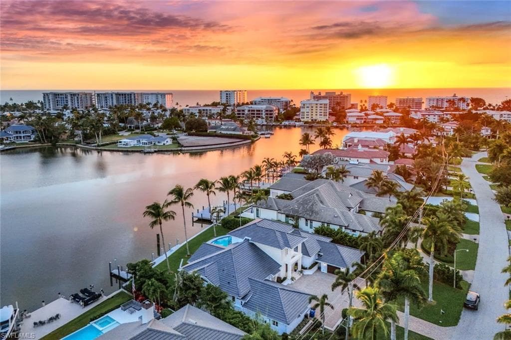 400 Spring Line Dr, Naples, FL 34102-3
