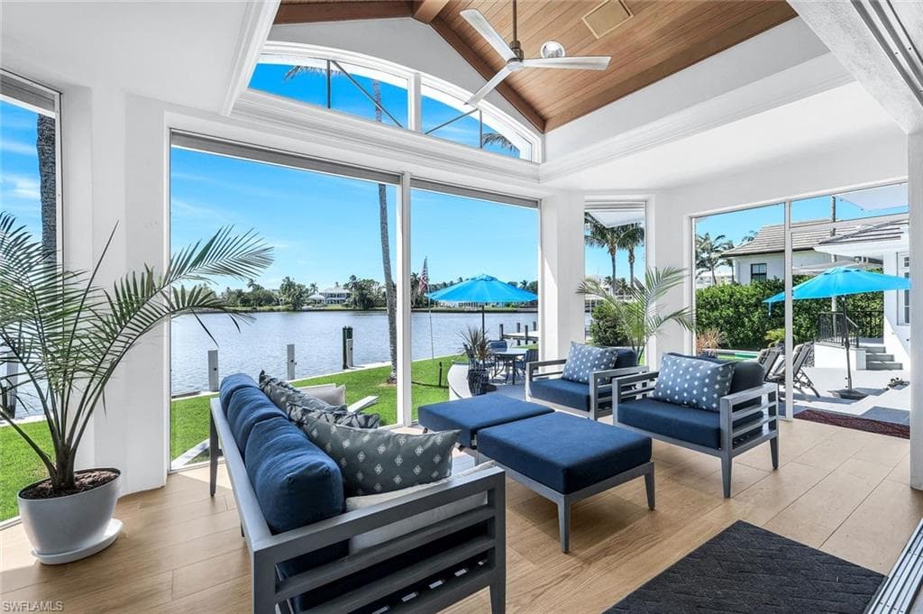 400 Spring Line Dr, Naples, FL 34102-6
