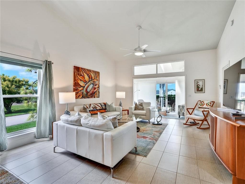 457 Country Hollow Ct A201, Naples, FL 34104-8