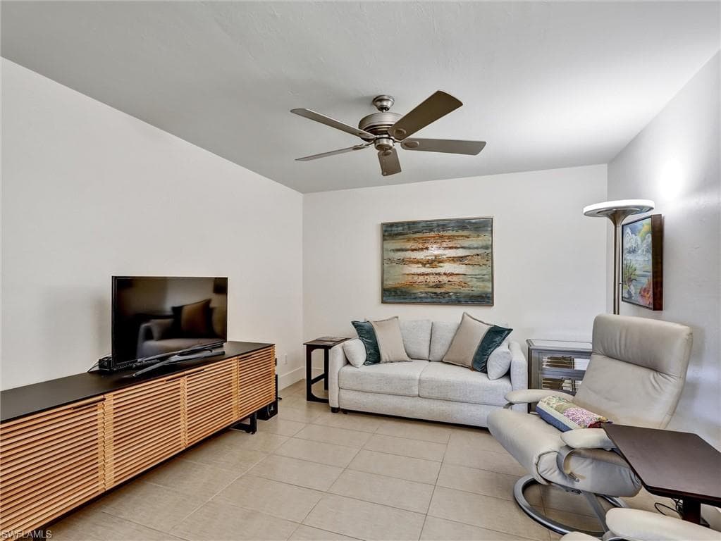 457 Country Hollow Ct A201, Naples, FL 34104-11