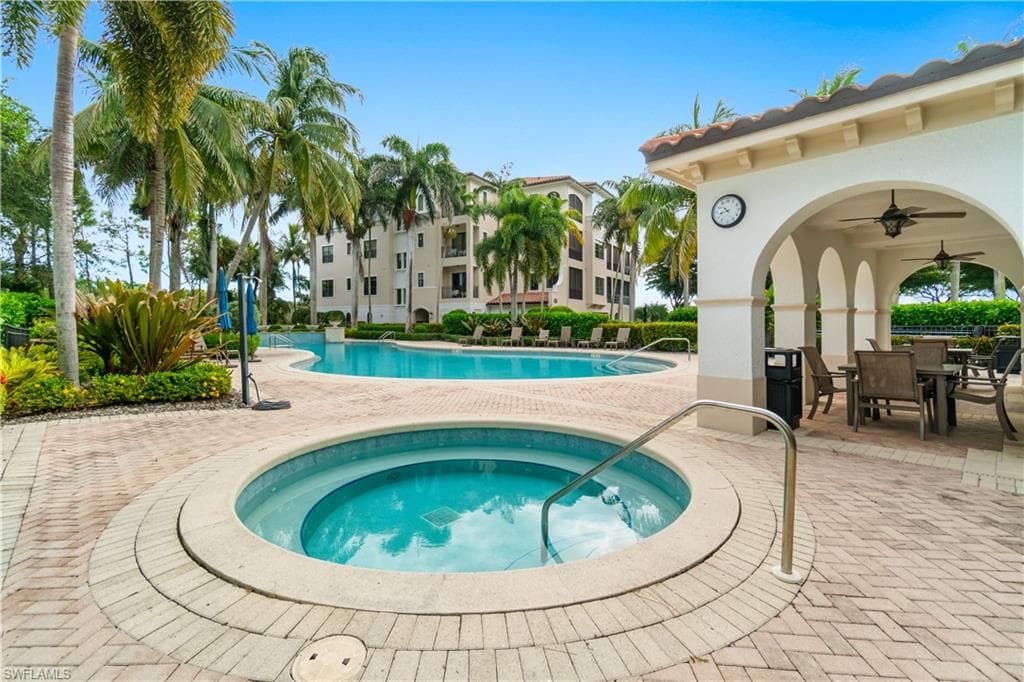 2550 Marquesa Royale Ln 8-101, Naples, FL 34109-22