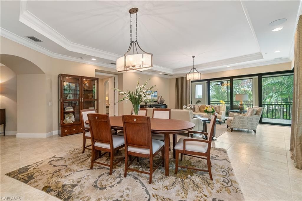 2550 Marquesa Royale Ln 8-101, Naples, FL 34109-3