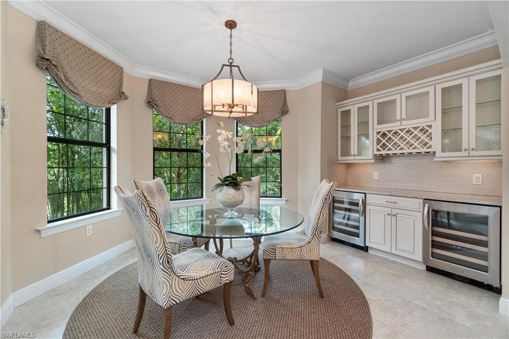 2550 Marquesa Royale Ln 8-101, Naples, FL 34109-6