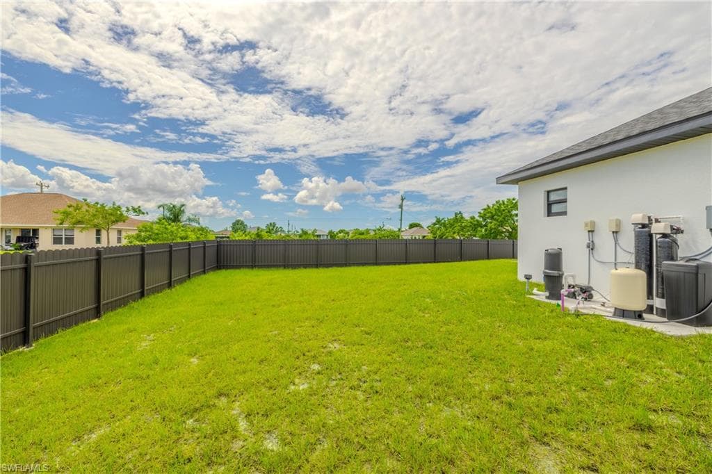 1918 Kismet Pkwy W, Cape Coral, FL 33993-33