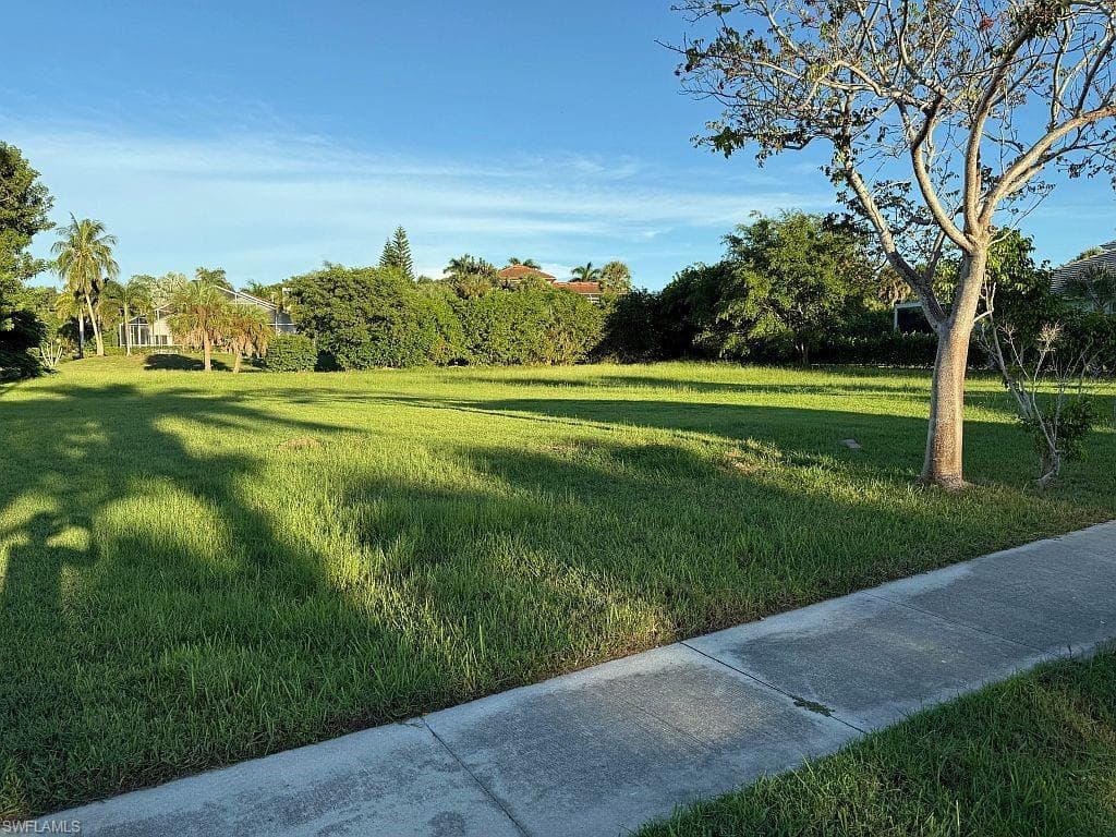 651 Barfield Dr, Marco Island, FL 34145-3