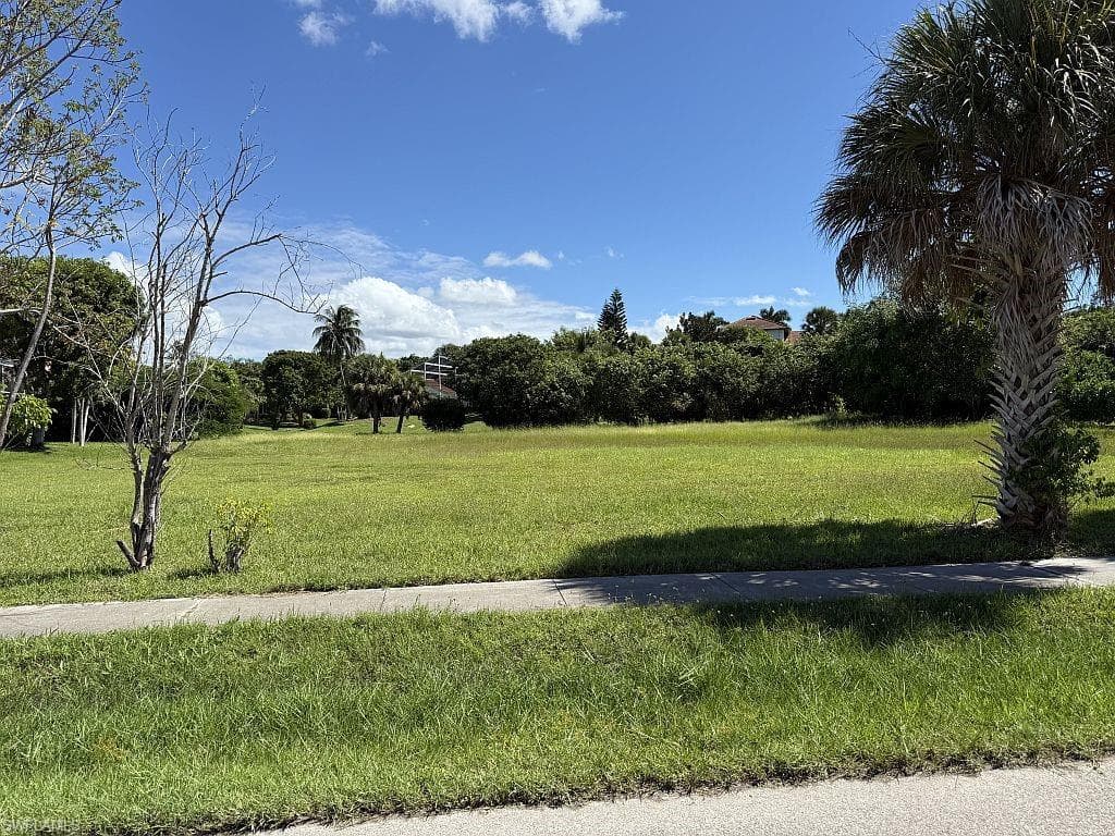 651 Barfield Dr, Marco Island, FL 34145-5