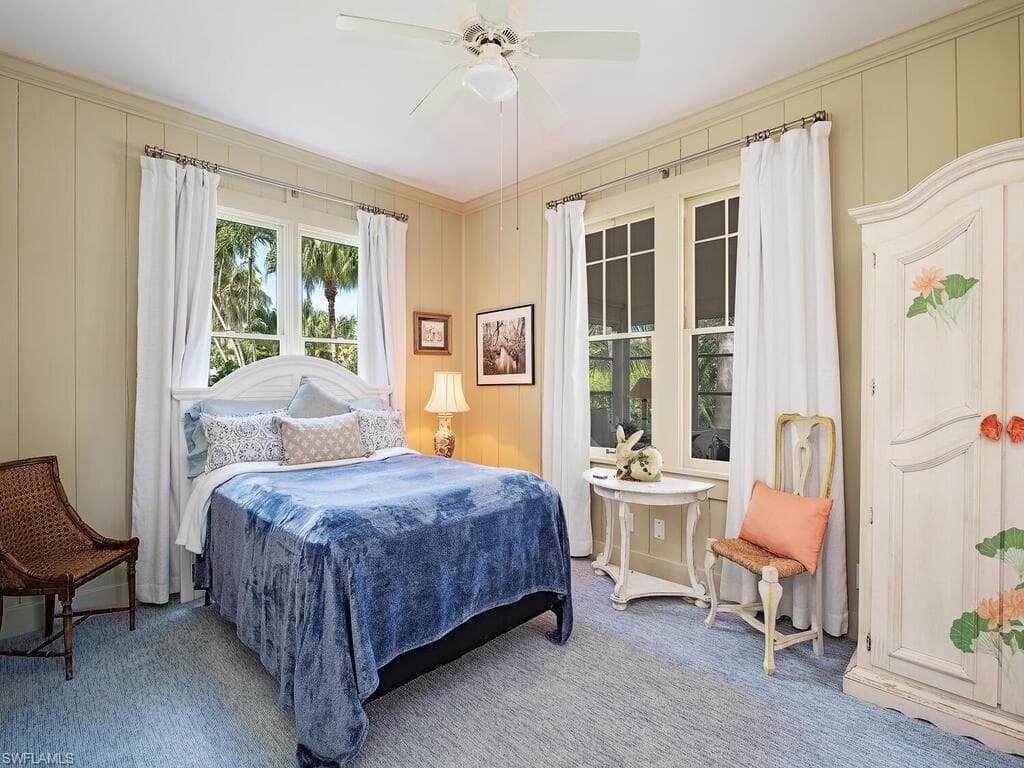 88 11th Ave S, Naples, FL 34102-11