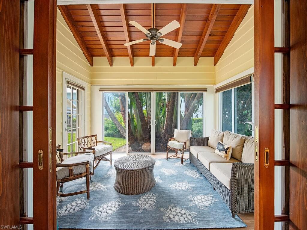 88 11th Ave S, Naples, FL 34102-12