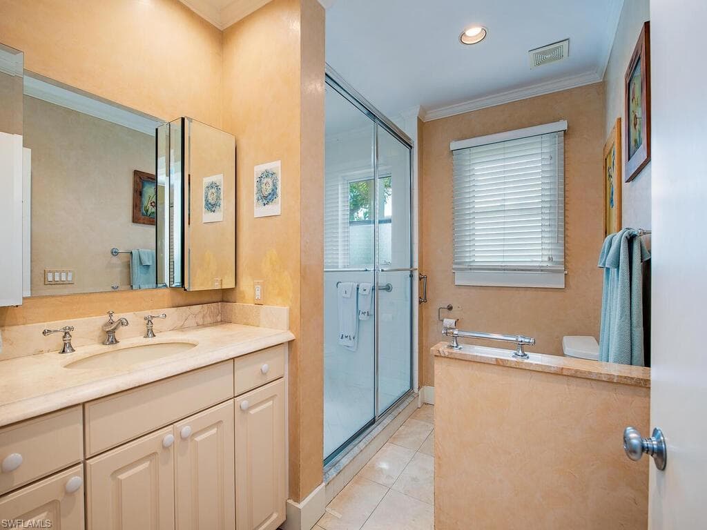 88 11th Ave S, Naples, FL 34102-16