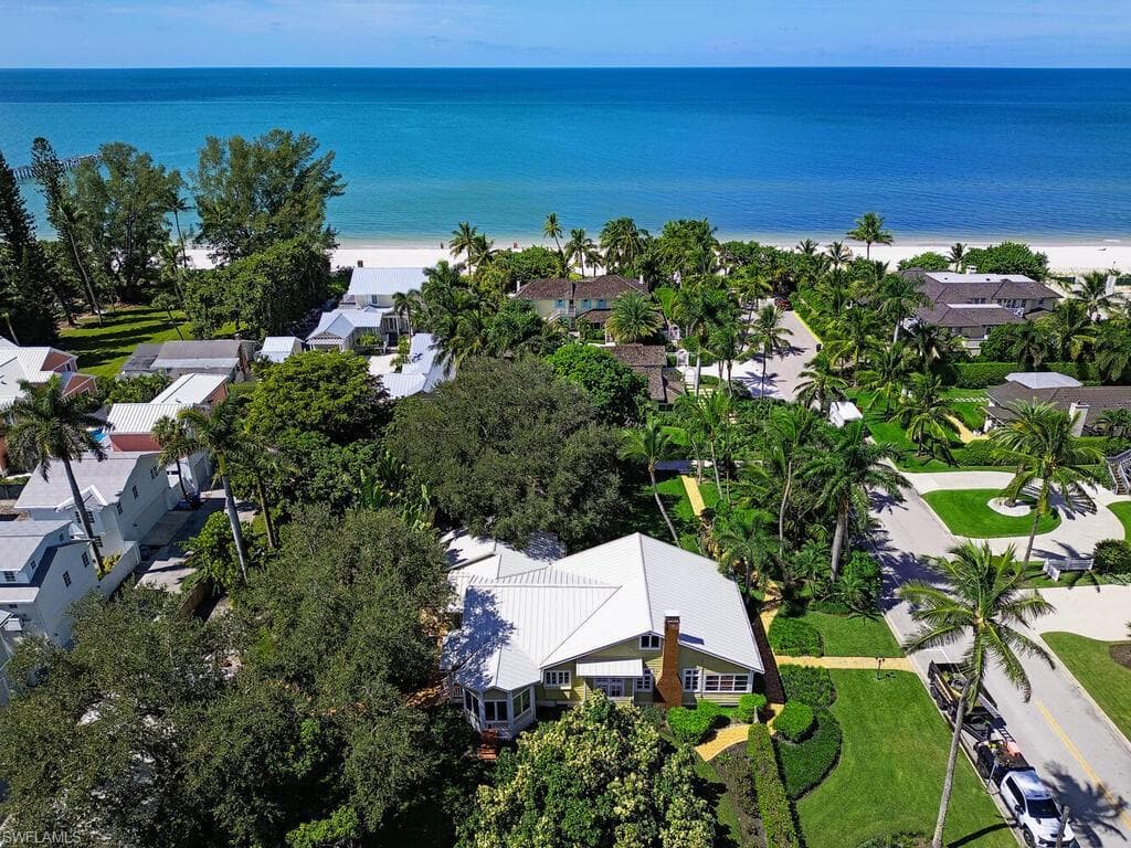 88 11th Ave S, Naples, FL 34102-20