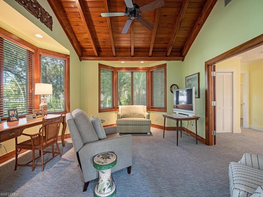 88 11th Ave S, Naples, FL 34102-4