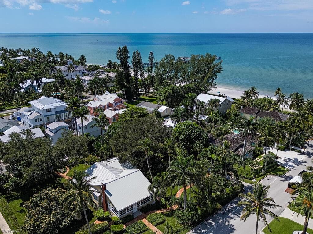66 11th Ave S, Naples, FL 34102-1