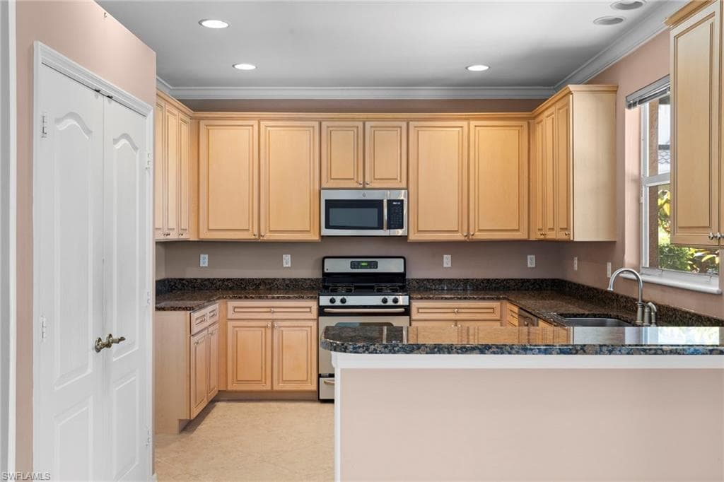20111 Rookery Dr, Estero, FL 33928-8