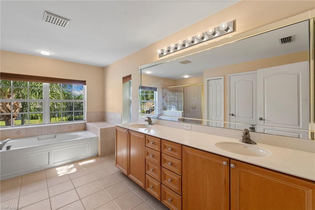 20111 Rookery Dr, Estero, FL 33928-18