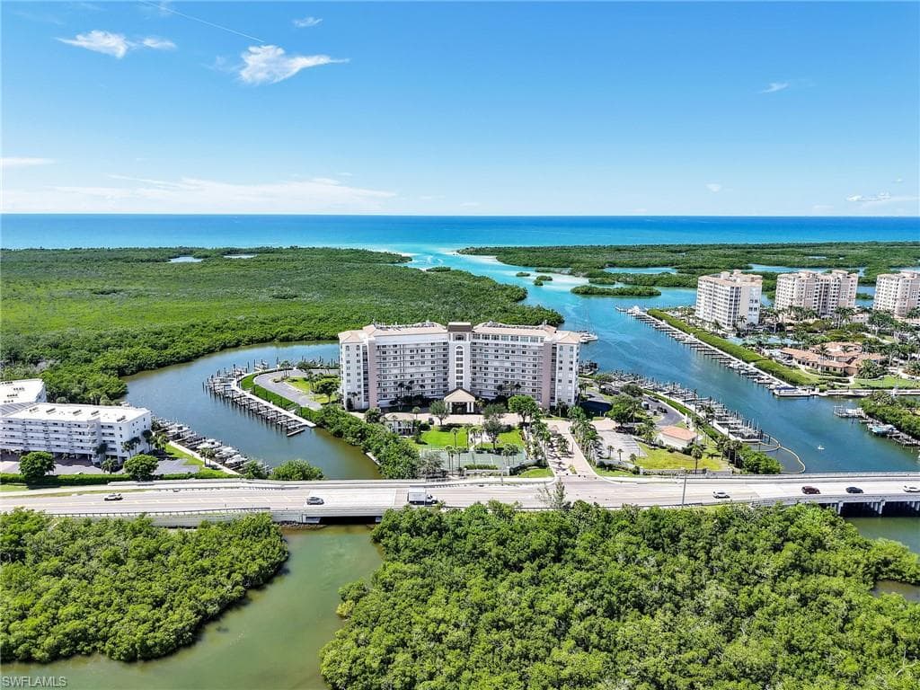 13115 Vanderbilt Dr, Naples, FL 34110-10