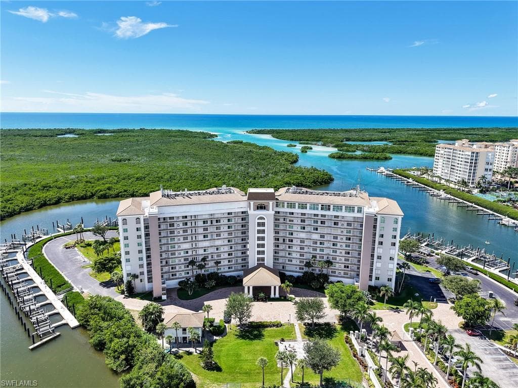 13115 Vanderbilt Dr, Naples, FL 34110-1