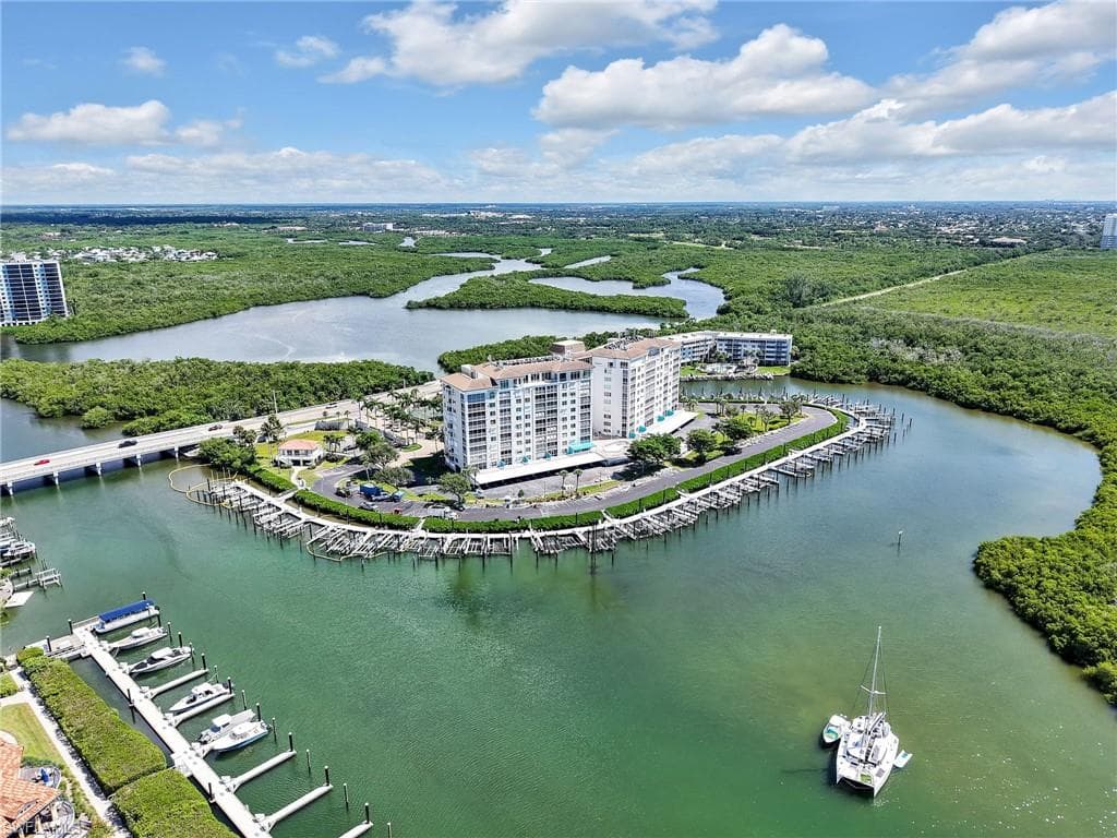 13115 Vanderbilt Dr, Naples, FL 34110-4