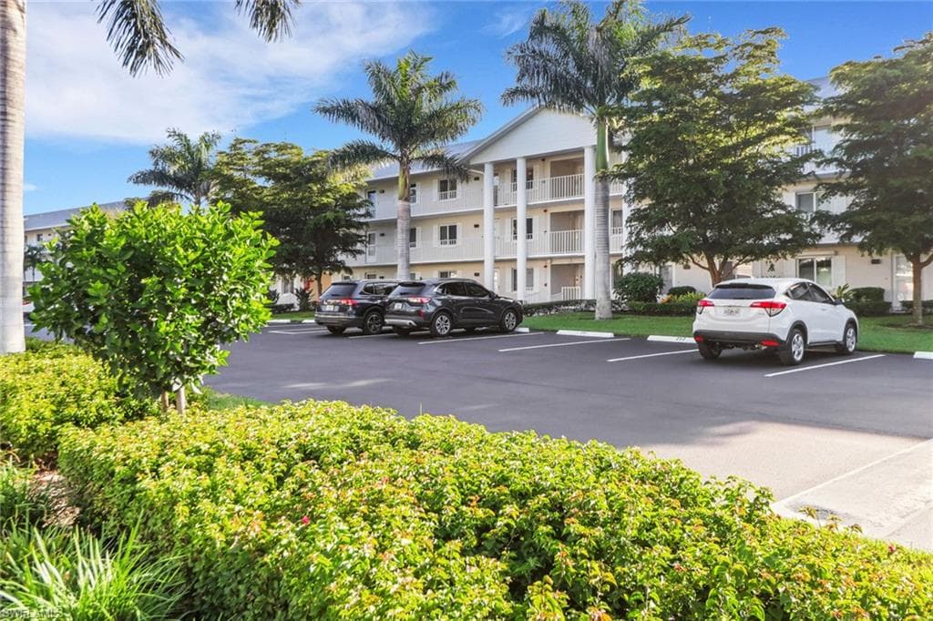 3061 Sandpiper Bay Cir J303, Naples, FL 34112-10