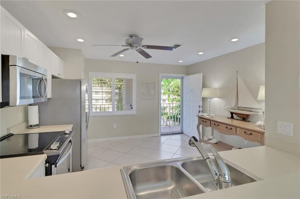 3061 Sandpiper Bay Cir J303, Naples, FL 34112-14