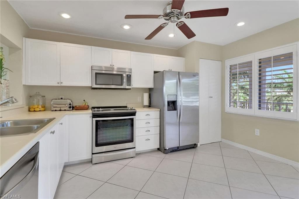 3061 Sandpiper Bay Cir J303, Naples, FL 34112-16