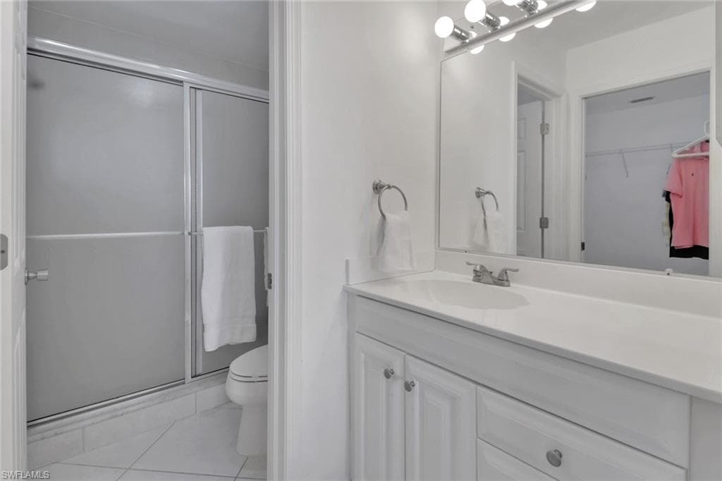 3061 Sandpiper Bay Cir J303, Naples, FL 34112-24