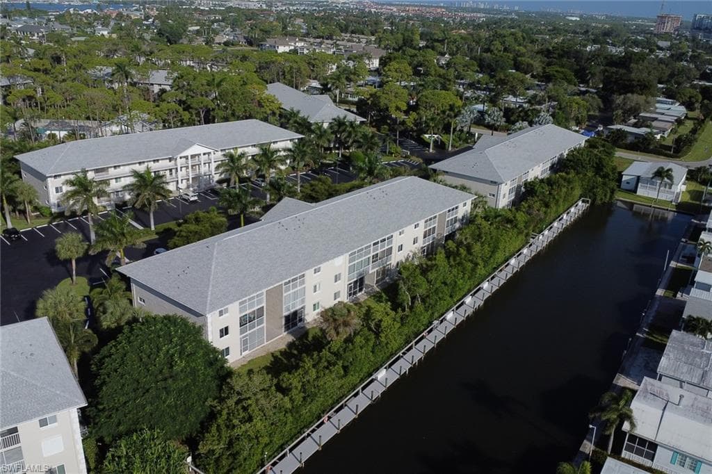3061 Sandpiper Bay Cir J303, Naples, FL 34112-35