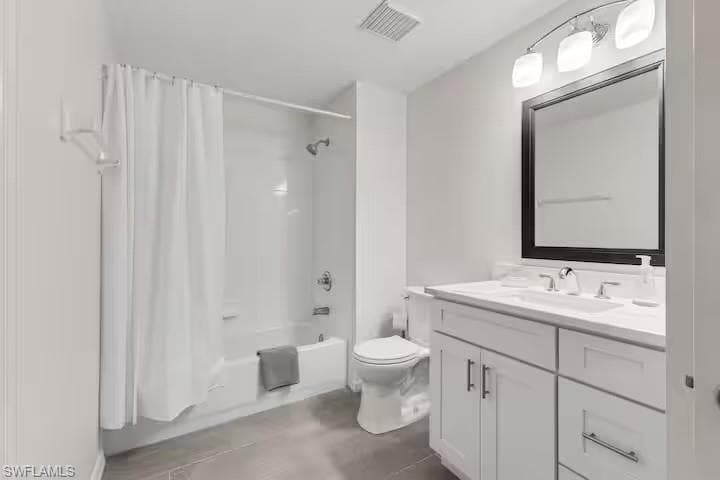 9185 Celeste Dr 204, Naples, FL 34113-12