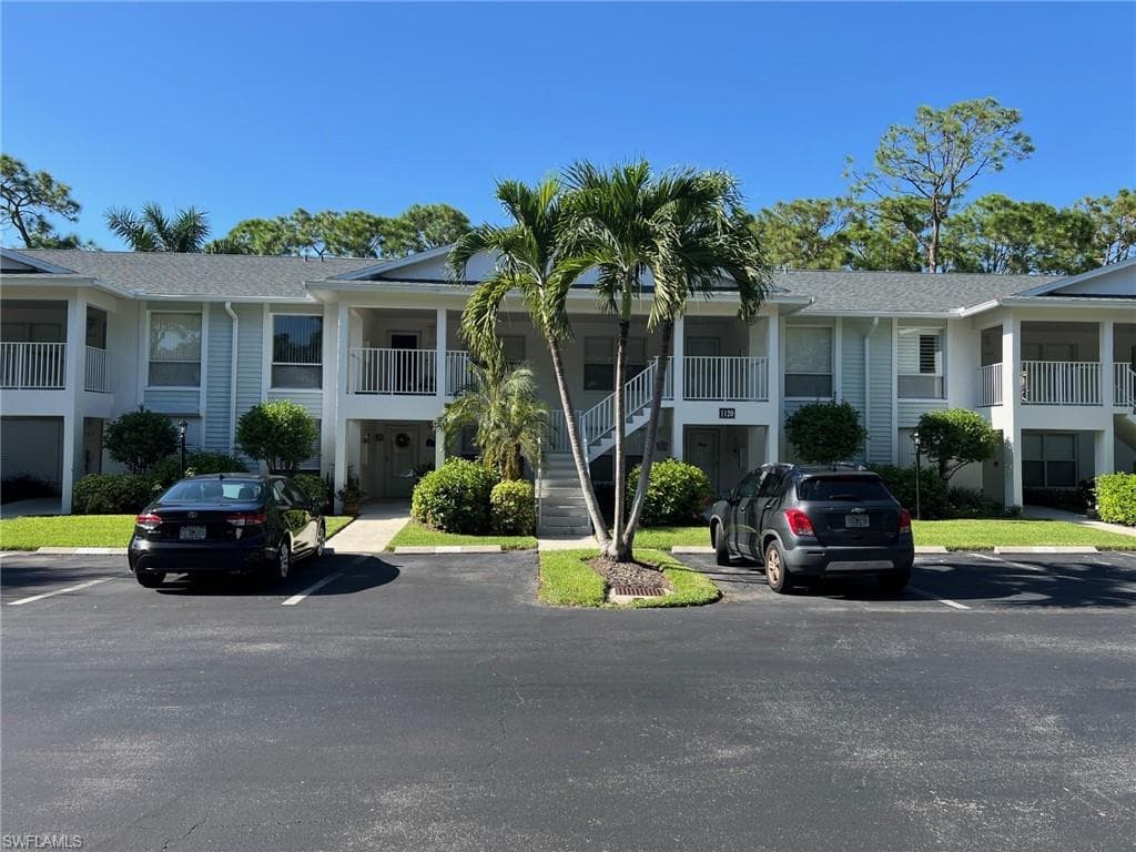 1120 Sarah Jean Cir B204, Naples, FL 34110-1