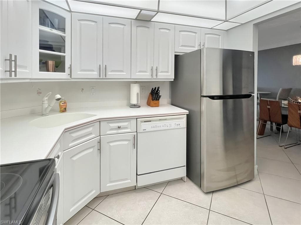 320 Seaview Ct 2-608, Marco Island, FL 34145-11