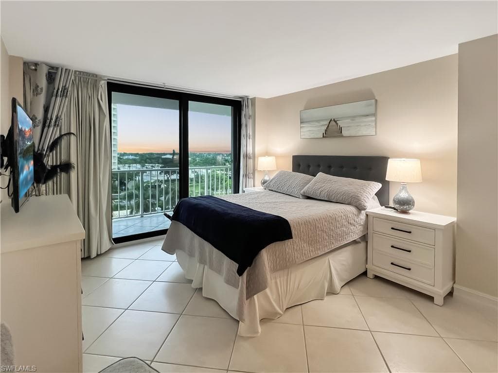 320 Seaview Ct 2-608, Marco Island, FL 34145-13