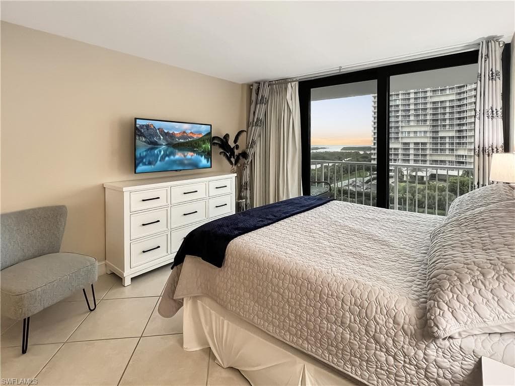 320 Seaview Ct 2-608, Marco Island, FL 34145-16