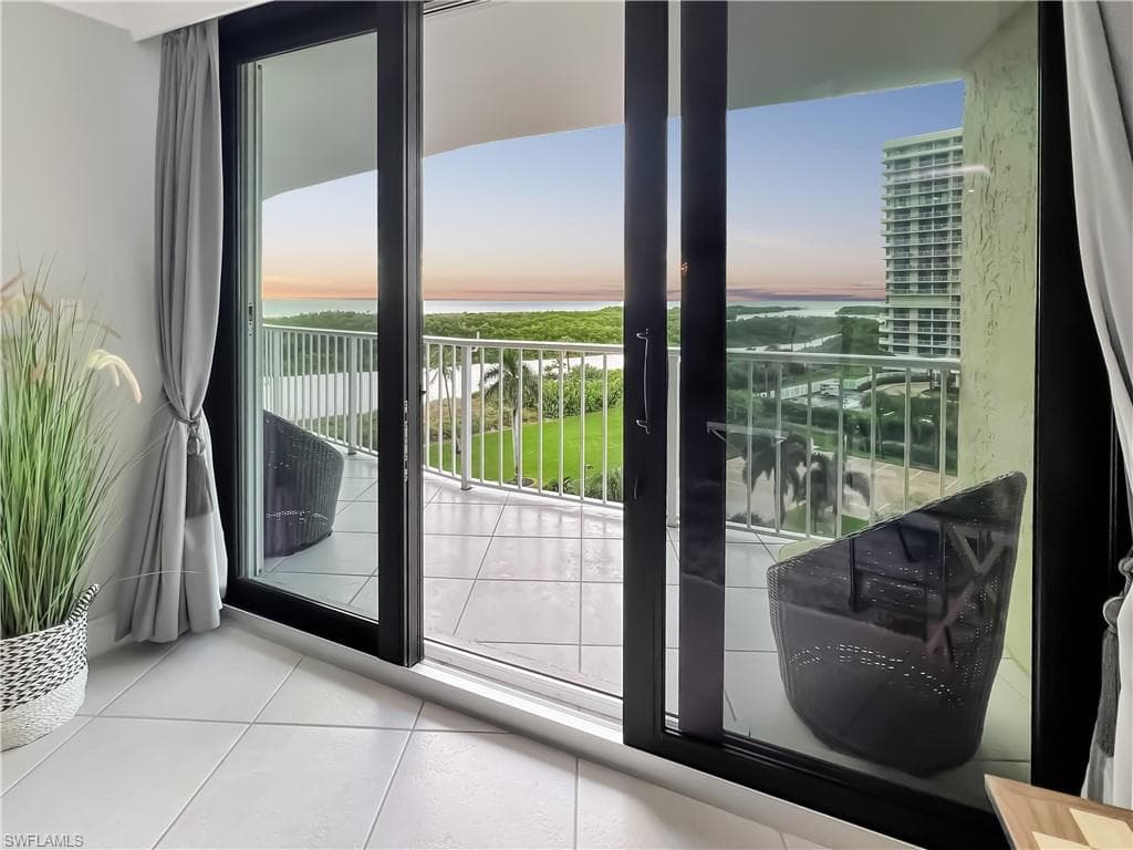 320 Seaview Ct 2-608, Marco Island, FL 34145-6