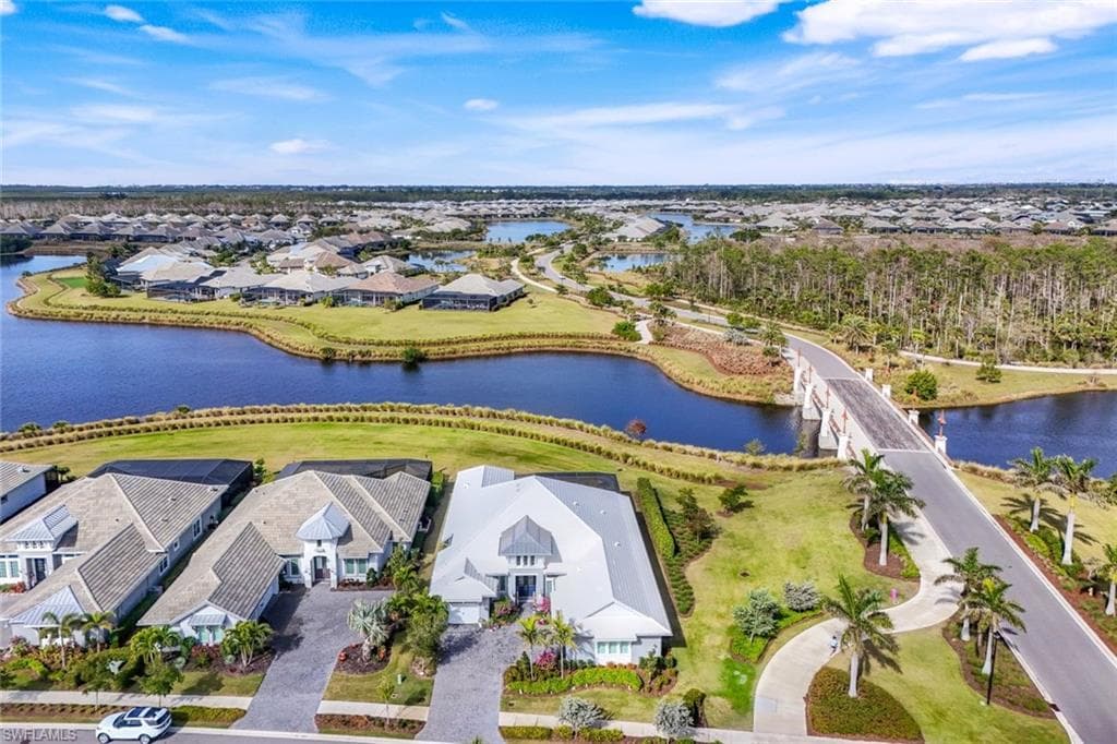 6245 Negril Isle Dr, Naples, FL 34113-10