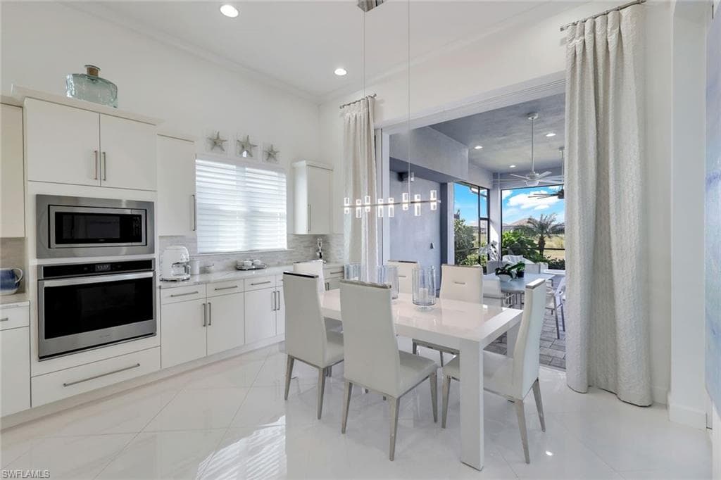 6245 Negril Isle Dr, Naples, FL 34113-16