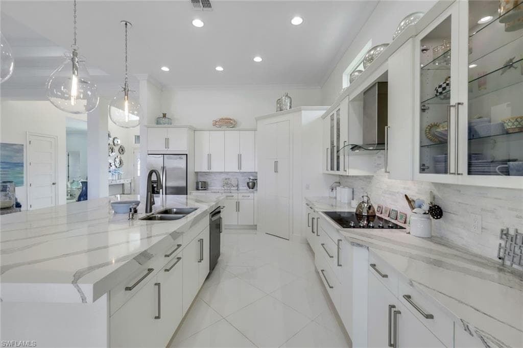 6245 Negril Isle Dr, Naples, FL 34113-19