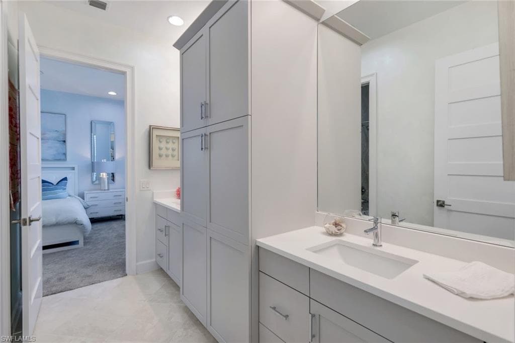 6245 Negril Isle Dr, Naples, FL 34113-31