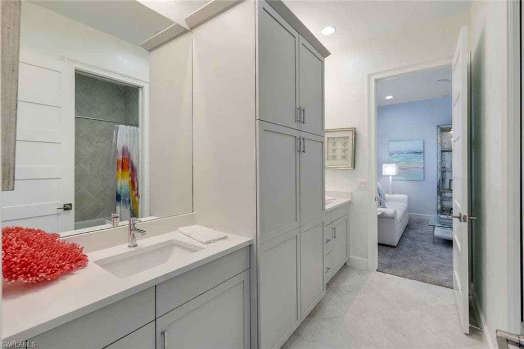 6245 Negril Isle Dr, Naples, FL 34113-32