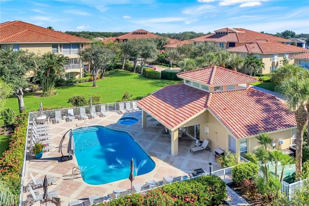 1840 Les Chateaux Blvd 4-201, Naples, FL 34109-24