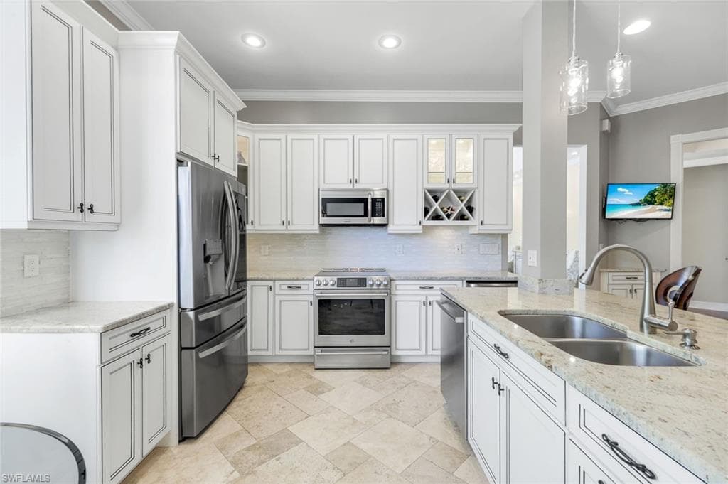 1840 Les Chateaux Blvd 4-201, Naples, FL 34109-6